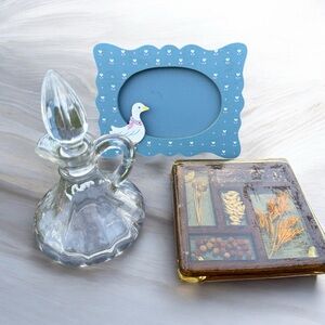 Vintage Lot Cruet vinegar/oil bottle, Goose wooden frame and lucite hot plate